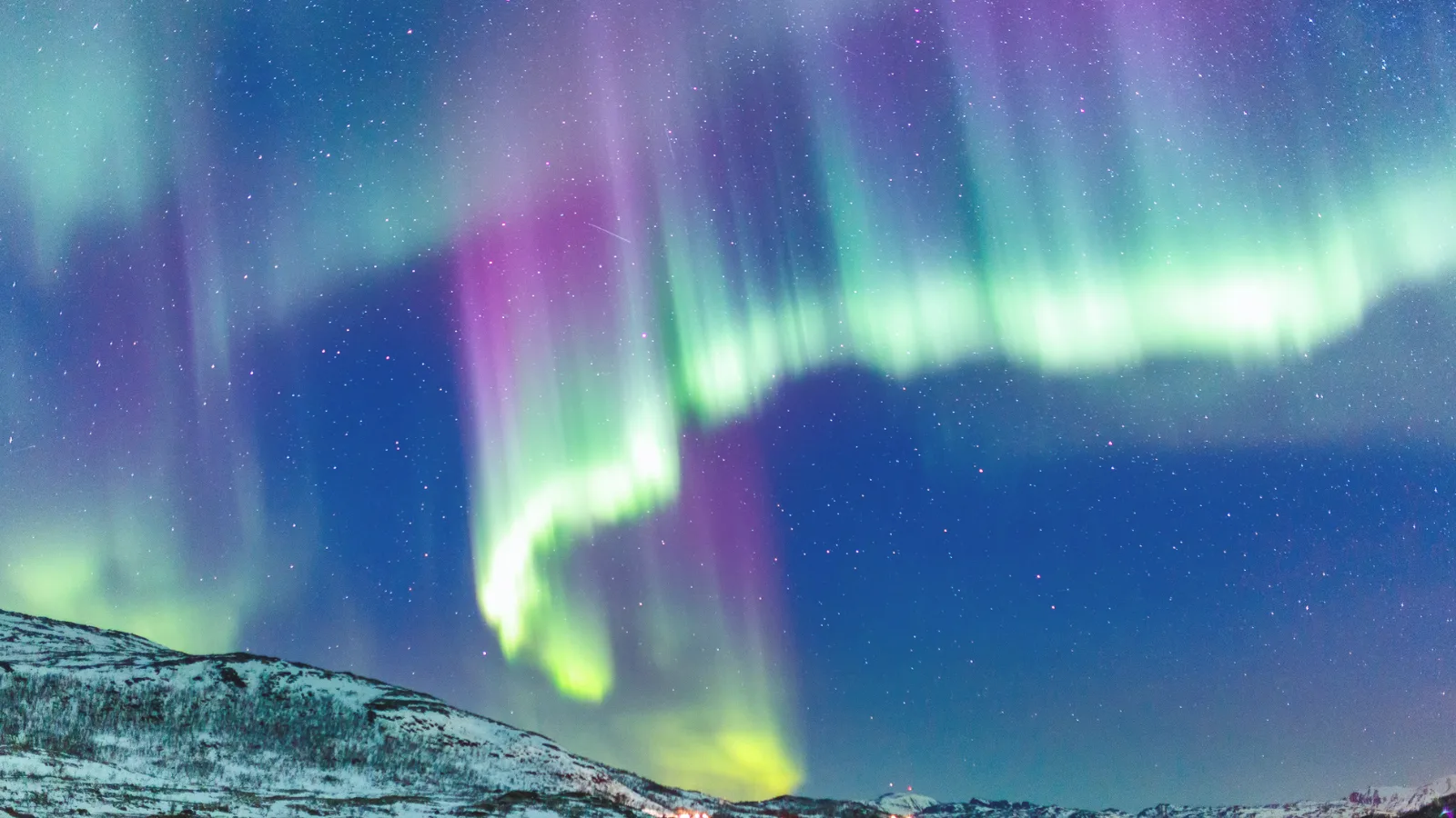 オーロラ予報カレンダー2026 — 日本でオーロラが見える条件と予測サイトの使い方